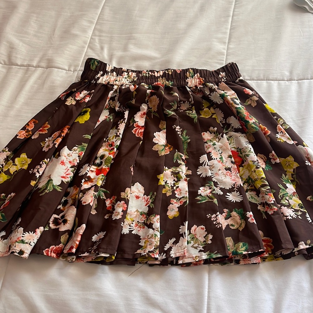 Floral skirt great for a girl pair or with some sandals or converse and your set
